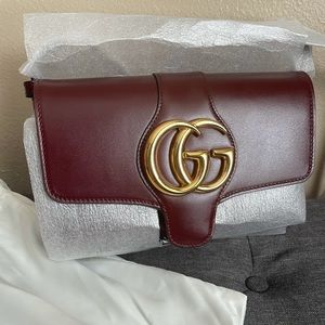 ❌SOLD❌Gucci Shoulder Arli Small Cross Body Bag Product #: L1678899